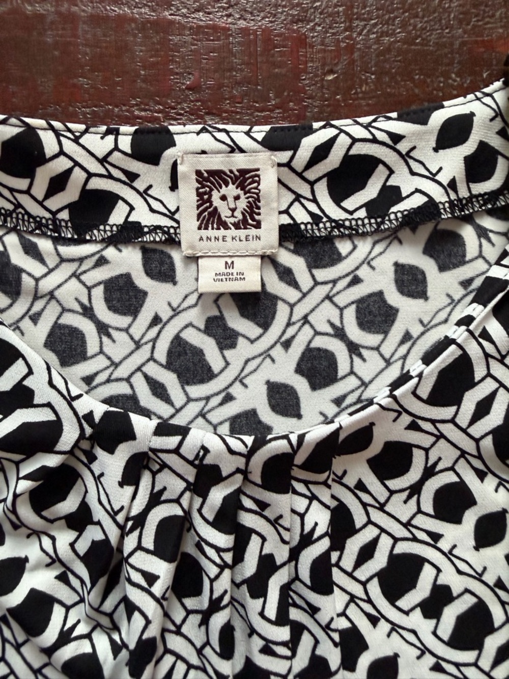 Anne Klein Women’s M Black White Sleeveless Chain Print Pleat Blouse | SKU 0106 - Picture 5 of 6